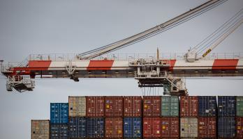 Loading shipping containers